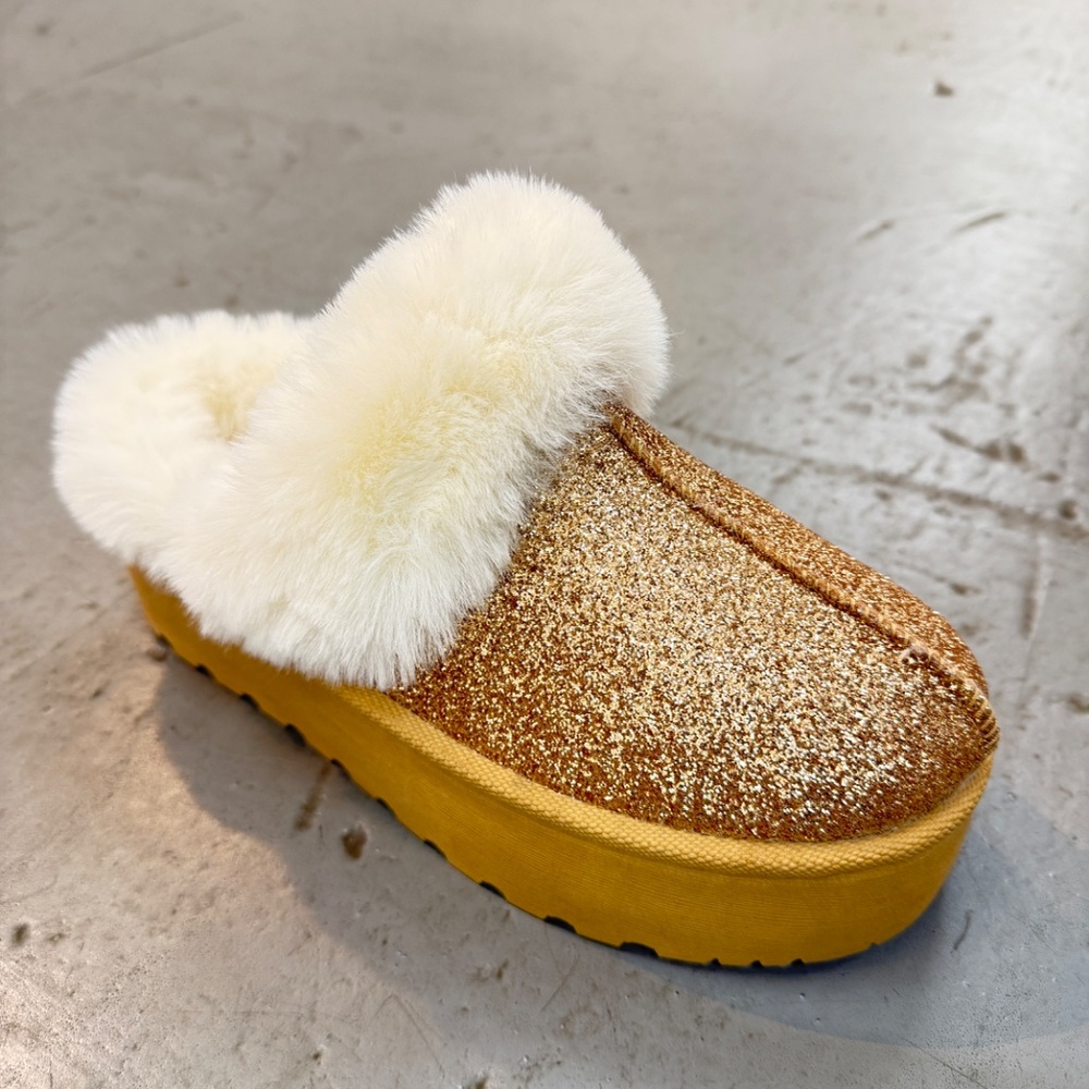 PLATFORM SPARKLY GOLD SLIPPERS